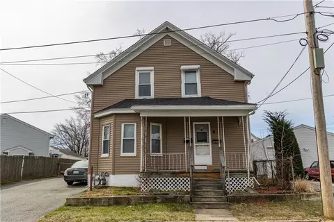 6 Cleveland Ave, Cranston, RI 02920