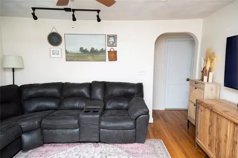 Living - 68 Pell Ave, Warwick, RI 02888 photo 2 of 2