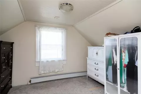 Bedroom - 68 Pell Ave, Warwick, RI 02888 photo 3 of 6