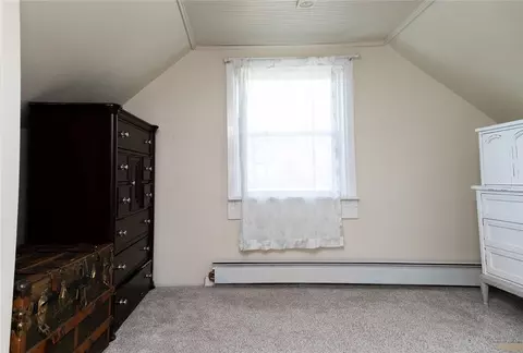 Bedroom - 68 Pell Ave, Warwick, RI 02888 photo 4 of 6