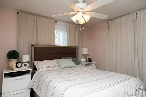 Bedroom - 68 Pell Ave, Warwick, RI 02888 photo 2 of 6