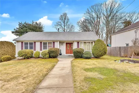 10 David Dr, Cranston, RI 02920