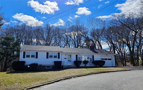 45 Baldino Dr, Cranston, RI 02920