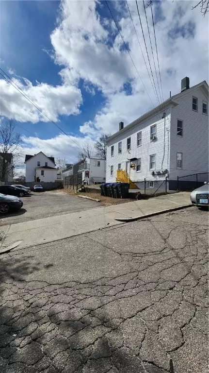 76 Newark St, Providence, RI 02908