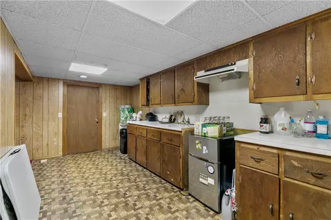Kitchen - 93 Perry St, Bristol, RI 02809 photo 5 of 8