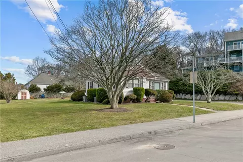 Exterior - 93 Perry St, Bristol, RI 02809 photo 6 of 6