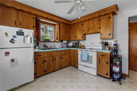 Kitchen - 93 Perry St, Bristol, RI 02809 photo 1 of 8