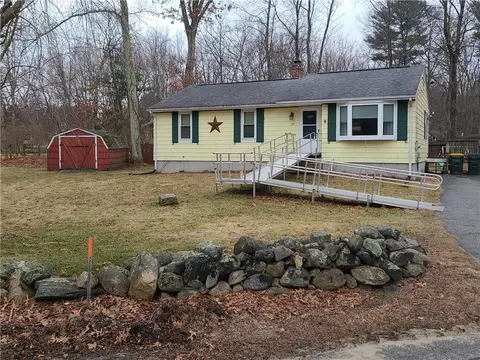 10 Smith Rd, Burrillville, RI 02830