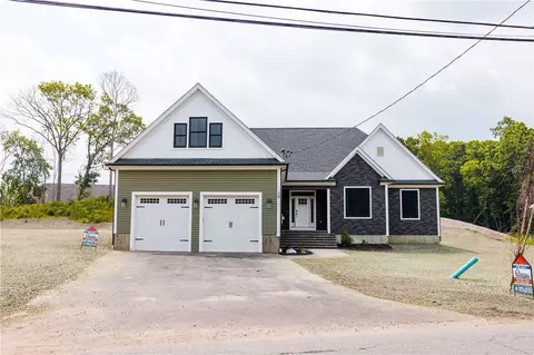 10 Woodward Rd, Lincoln, RI 02865
