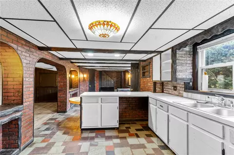 Kitchen - 208 Baldwin Rd, Warwick, RI 02886 photo 5 of 5