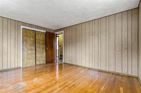 Living - 208 Baldwin Rd, Warwick, RI 02886 photo 1 of 1