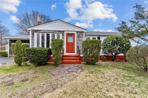 Exterior - 208 Baldwin Rd, Warwick, RI 02886 photo 2 of 7