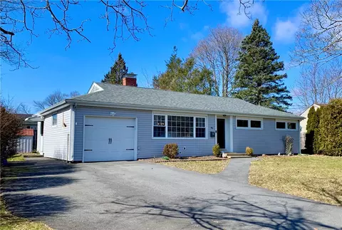 41 Garden Dr, East Providence, RI 02915