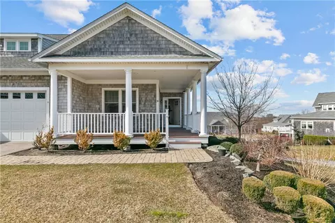 30 Stony Brook Ln, Portsmouth, RI 02871