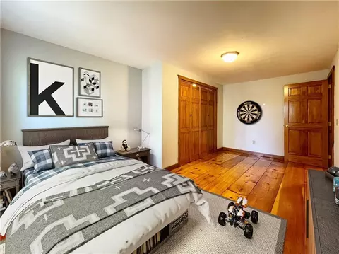 Bedroom - 72 Blackinton Dr, Glocester, RI 02814 photo 2 of 3
