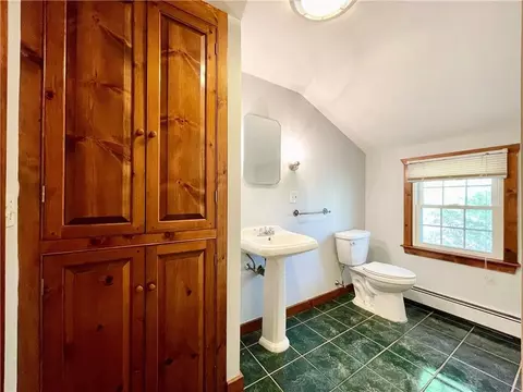 Bath - 72 Blackinton Dr, Glocester, RI 02814 photo 6 of 8