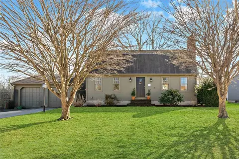11 Stuart St, Warren, RI 02885
