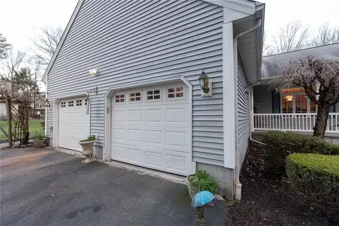 Exterior - 331 Hope Rd, Cranston, RI 02921 photo 2 of 15