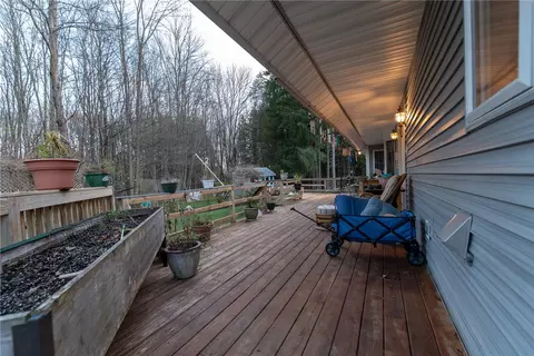 Exterior - 331 Hope Rd, Cranston, RI 02921 photo 8 of 15