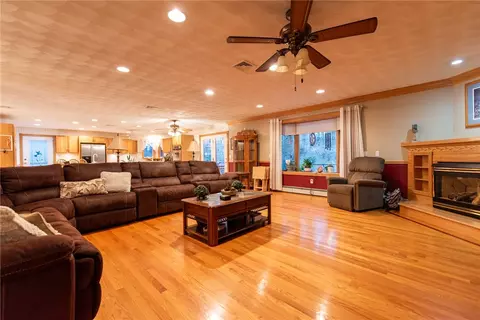 Living - 331 Hope Rd, Cranston, RI 02921 photo 3 of 5