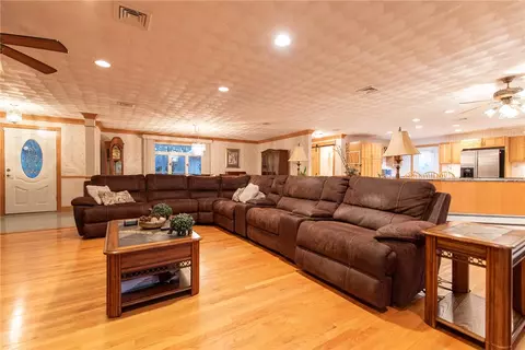 Living - 331 Hope Rd, Cranston, RI 02921 photo 1 of 5