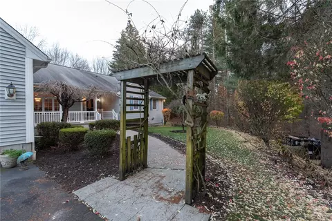 331 Hope Rd, Cranston, RI 02921
