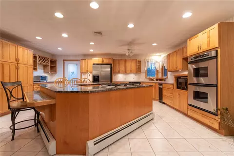 Kitchen - 331 Hope Rd, Cranston, RI 02921 photo 3 of 6