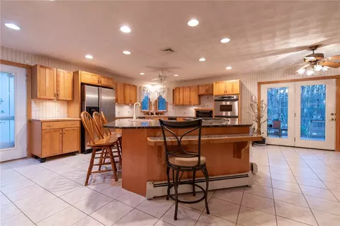 Kitchen - 331 Hope Rd, Cranston, RI 02921 photo 4 of 6