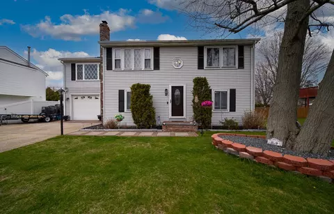 27 Scranton Ave, Warwick, RI 02888