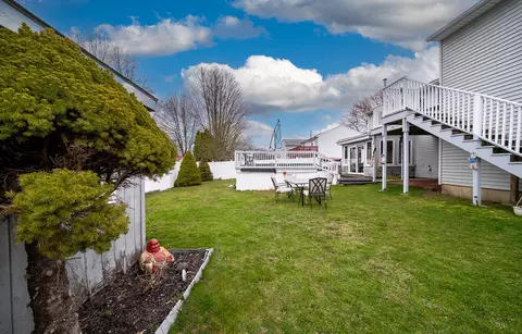 Exterior - 27 Scranton Ave, Warwick, RI 02888 photo 10 of 11