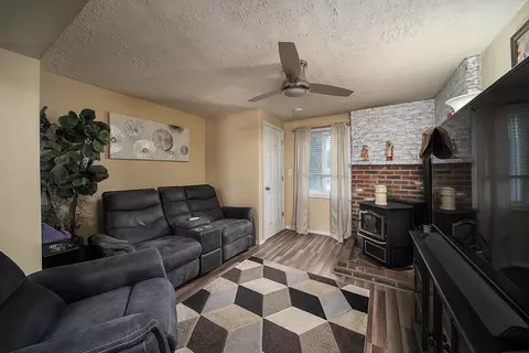 Living - 27 Scranton Ave, Warwick, RI 02888 photo 5 of 7