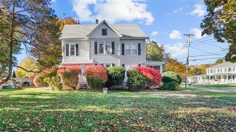 3220 Mendon Rd, Cumberland, RI 02864