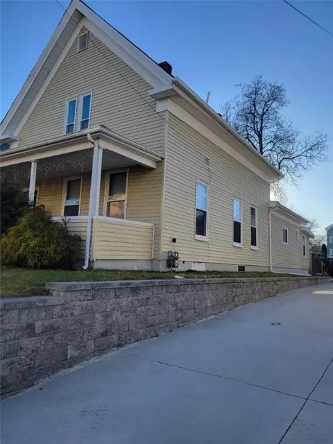 238 2nd Ave, Woonsocket, RI 02895