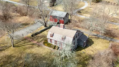 285 Howland Ave, Middletown, RI 02842