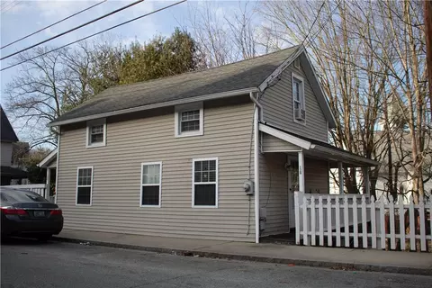 128 High St, Sprague, CT 06330