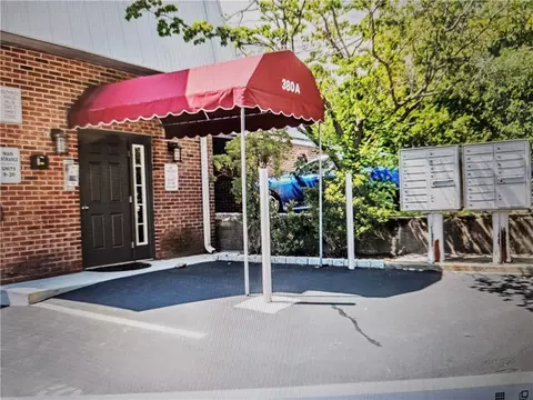380 Sunset Ave #5, North Providence, RI 02904