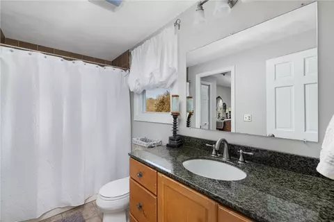 Bath - 18 Paddock Ct, South Kingstown, RI 02879 photo 2 of 4