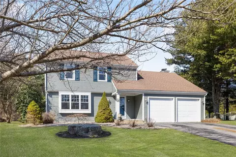 18 Paddock Ct, South Kingstown, RI 02879