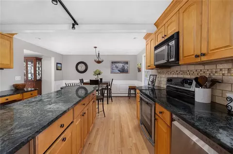 Kitchen - 18 Paddock Ct, South Kingstown, RI 02879 photo 5 of 5