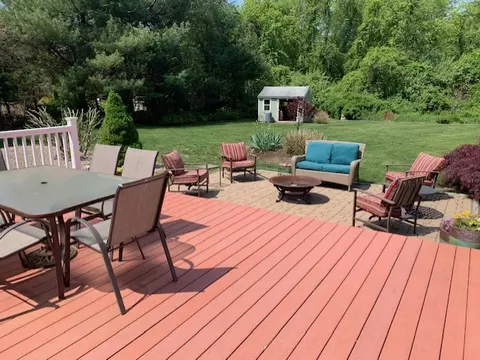 Exterior - 18 Paddock Ct, South Kingstown, RI 02879 photo 2 of 11