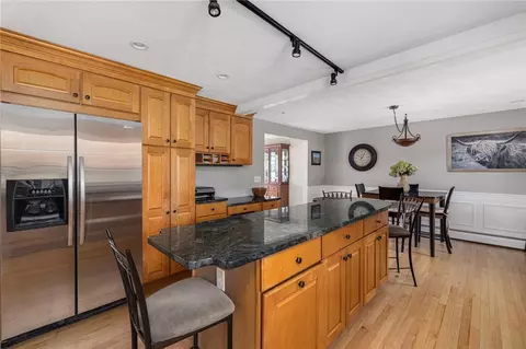 Kitchen - 18 Paddock Ct, South Kingstown, RI 02879 photo 4 of 5