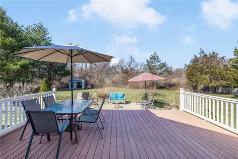 Exterior - 18 Paddock Ct, South Kingstown, RI 02879 photo 9 of 11