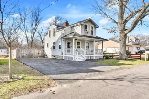 187 Reynolds Ave, Warwick, RI 02889