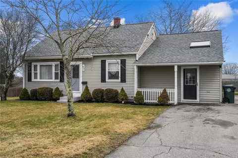 40 Greenway Dr, Bristol, RI 02809