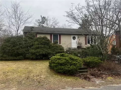 41 Brook St, Barrington, RI 02806