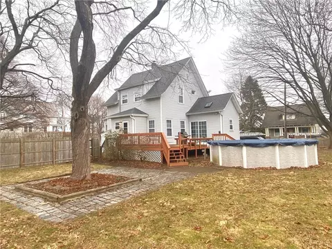 102 Temple St, Woonsocket, RI 02895 photo 3