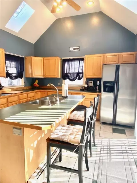 102 Temple St, Woonsocket, RI 02895 photo 5