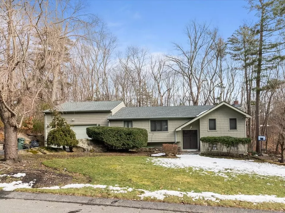 12 Burlingame Rd, Smithfield, RI 02917 24 Photos Movoto