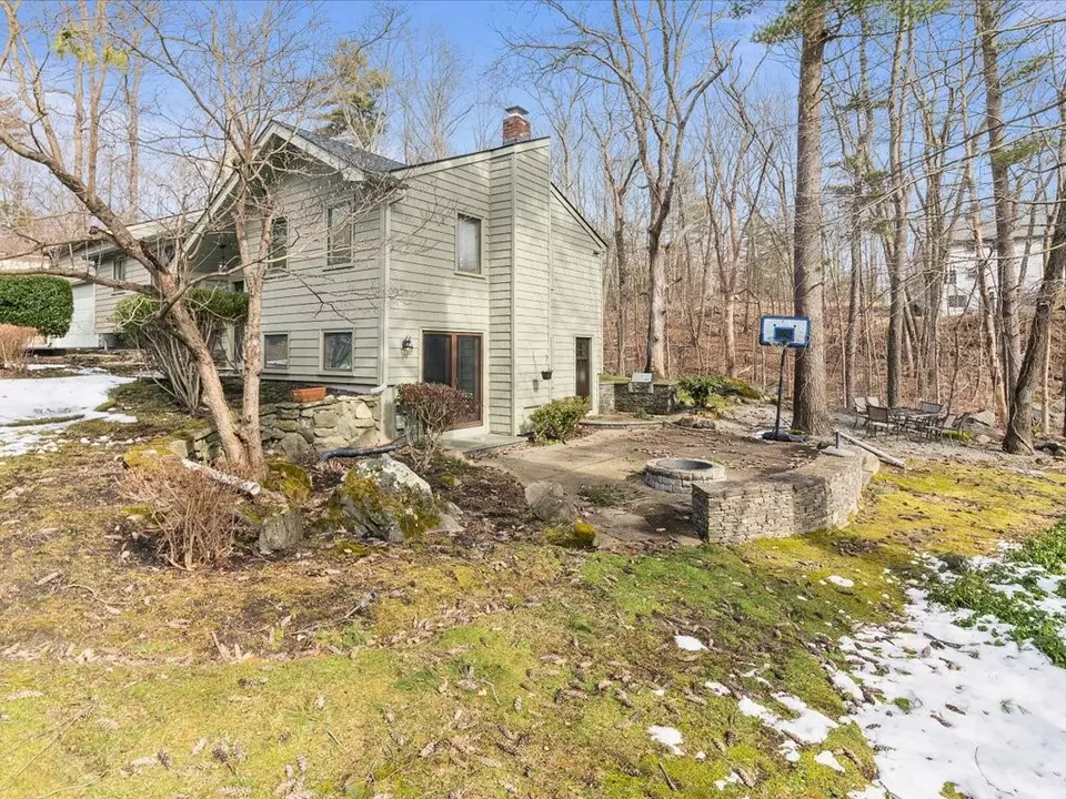 12 Burlingame Rd, Smithfield, RI 02917 24 Photos Movoto