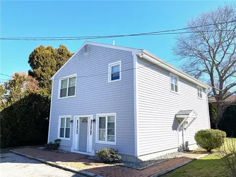 22 Wilson Dr, Narragansett, RI 02882